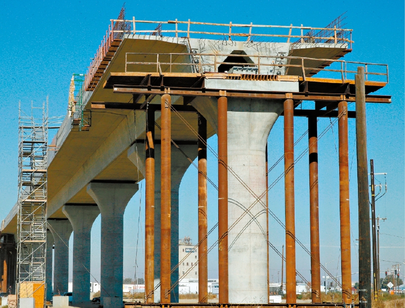 加州高铁工程。