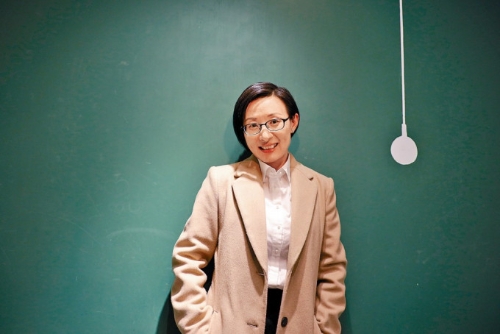 留港社会工作者协会会长陈烨盼担任《文化翻译者》，协助两地社工交流学习。