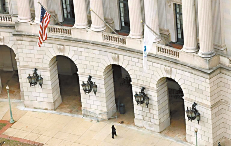 特朗普政府大规模裁员行动。