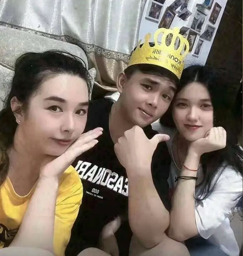 林女士（左）42岁便荣升阿嫲。