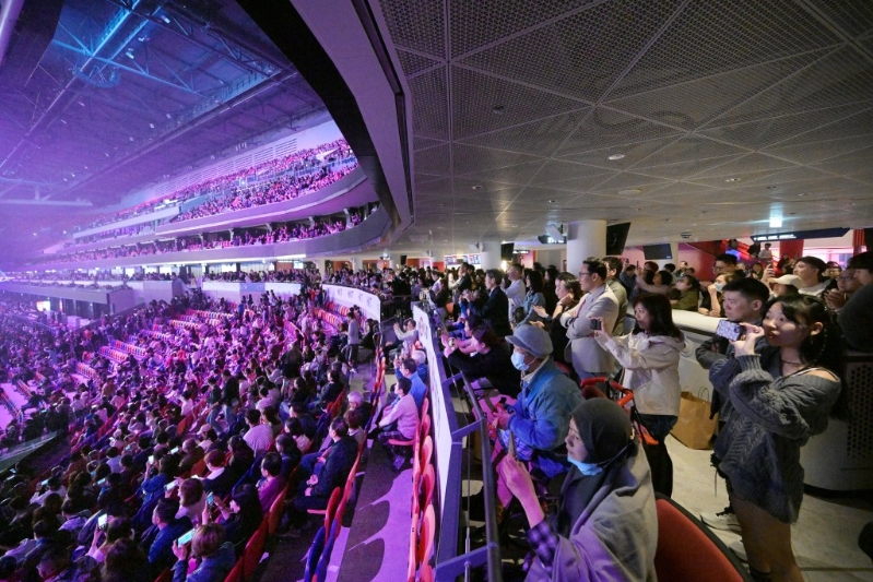 启德体育园开幕礼吸引逾3万人入场。