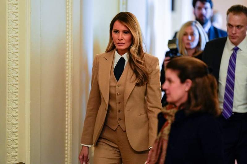 这是梅拉尼娅自丈夫特朗普重返白宫后，首次单独参与公开活动。路透社