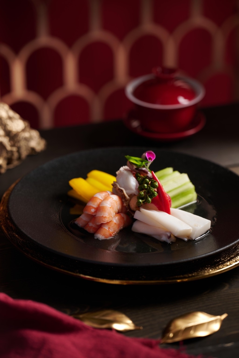 藤椒老坛海鲜泡菜」(港币268元) 藤椒老坛海鲜泡菜」(港币268元)