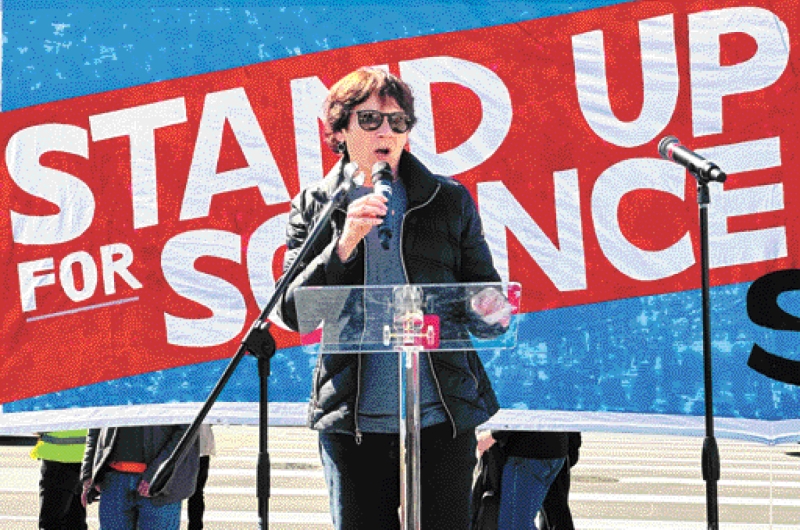 诺贝尔奖获得者贝尔托西（Carolyn R. B ertozzi）出席集会。