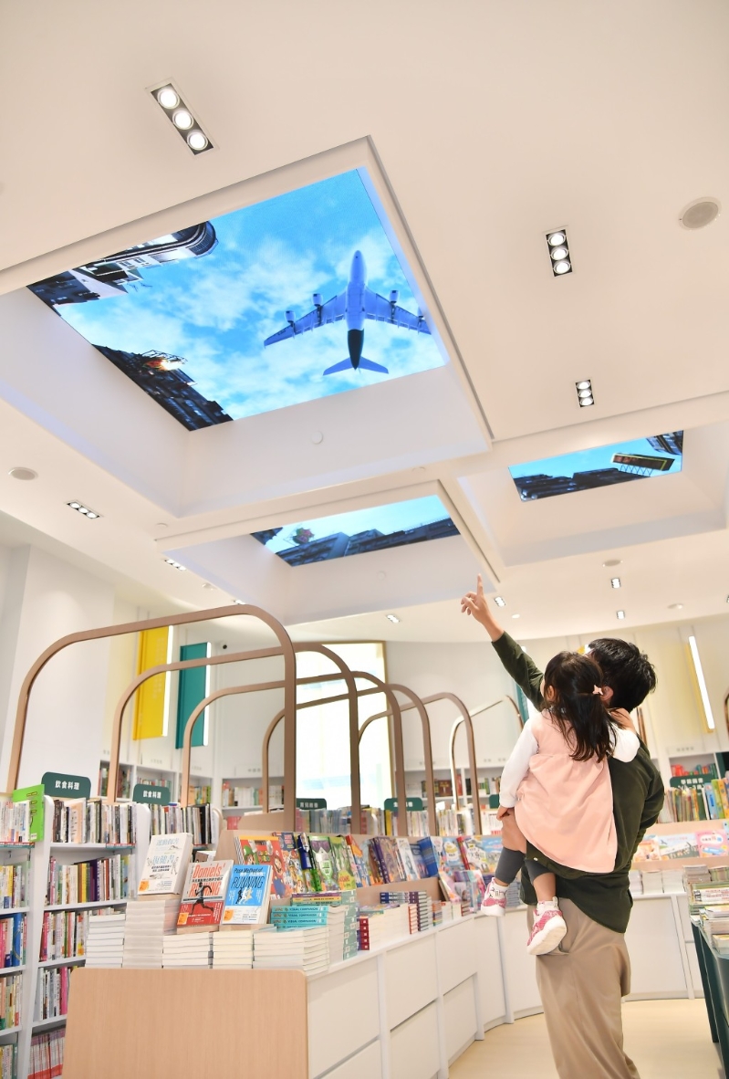 亲子优惠︳重温启德旧机场岁月 必打卡立体3D模拟飞机展示墙（图片来源：商务印书馆）