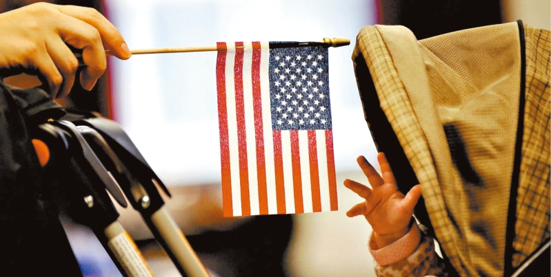 总统特朗普废除出生公民权再遭挫折。