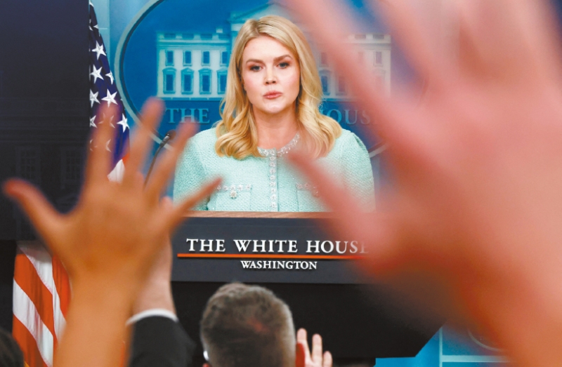 白宫发言人。 白宫发言人。