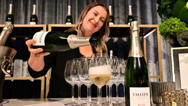 特朗普威胁对欧盟香槟、葡萄酒和征200%的关税。 法新社 特朗普威胁对欧盟香槟、葡萄酒和征200%的关税。 法新社