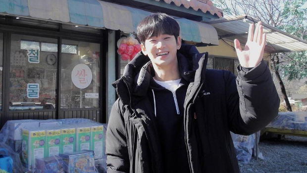 金秀贤近日陷入了与未成年交往的争议中。