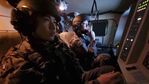 韩国军方一架无人机今日与另一直升机发生相撞。