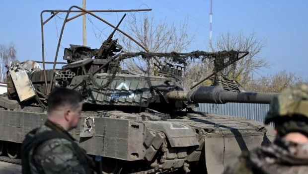 俄军在库尔斯克俘获乌军受损的M1A1坦克。