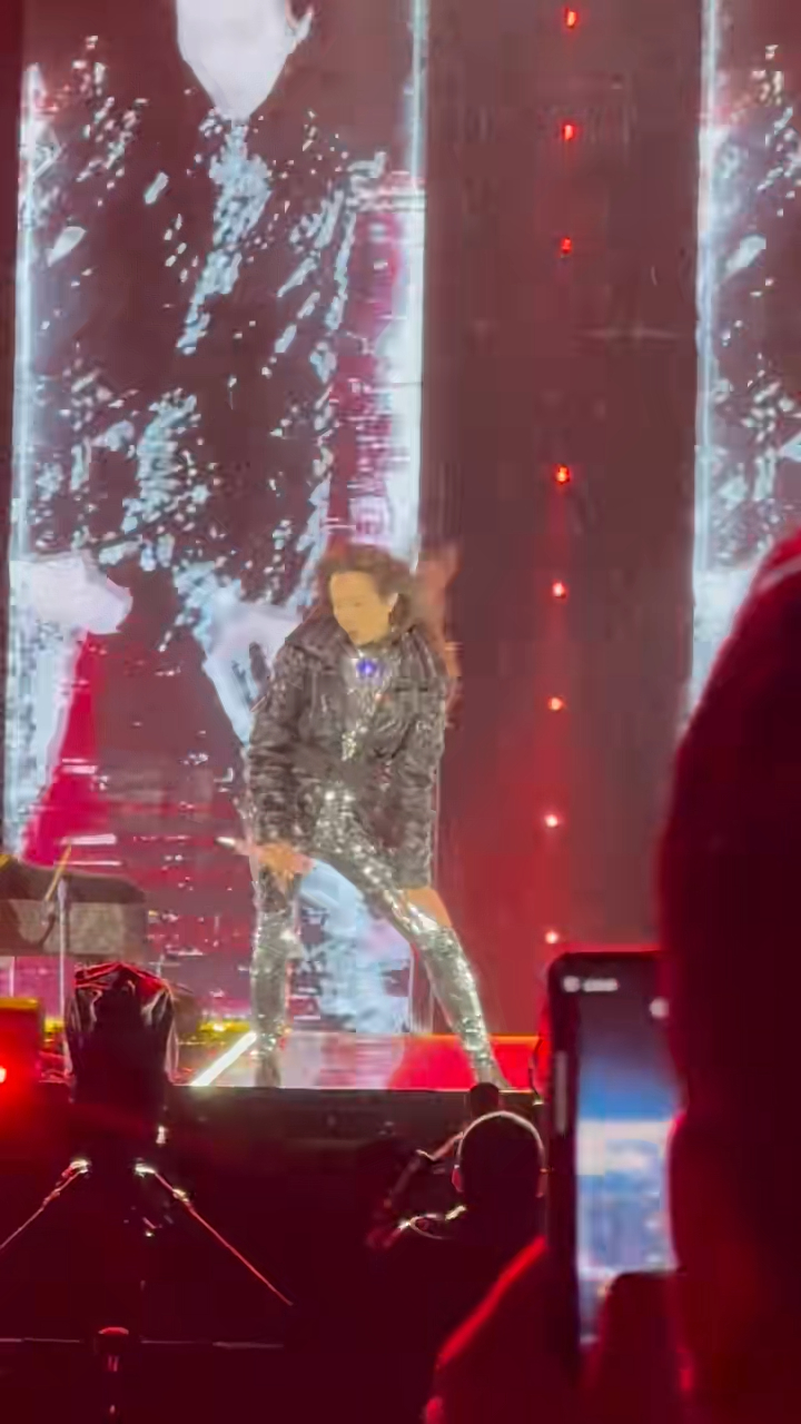 莫文蔚很快回复过来。 莫文蔚很快回复过来。