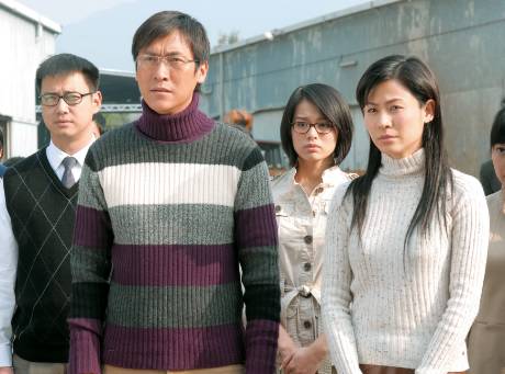 蔡子健、马德钟、胡杏儿、宣萱拍摄《岁月风云》。 蔡子健、马德钟、胡杏儿、宣萱拍摄《岁月风云》。