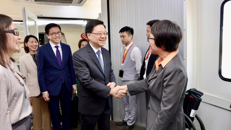 行政长官李家超今日(25日)抵达海南海口。李家超FB图片