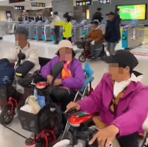 四辆电动车三轮车 四辆电动车三轮车