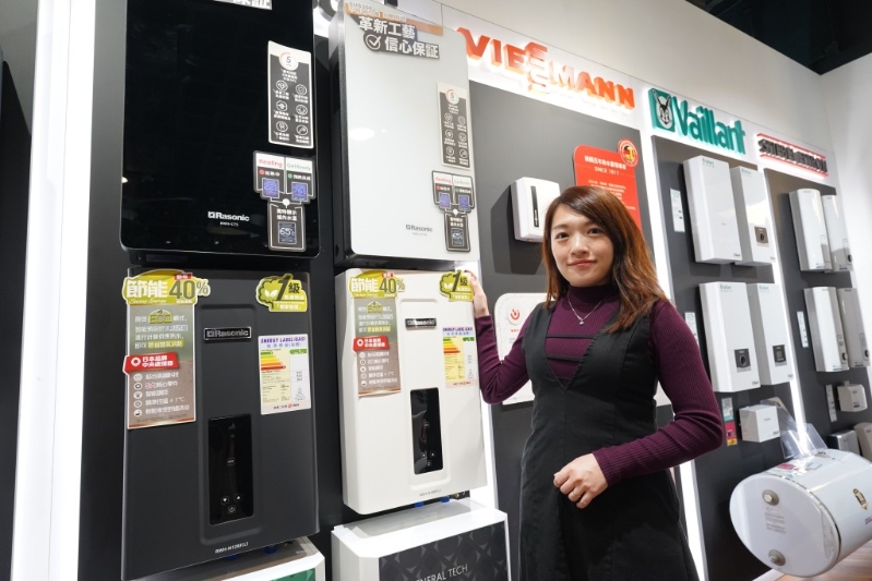 理厨房及浴室炉具电器的安力贸易有限公司董事及总经理陈颖雯(Mabel)指出,顾客或会上网看信息并自行安装,此做法十分危险。 理厨房及浴室炉具电器的安力贸易有限公司董事及总经理陈颖雯(Mabel)指出,顾客或会上网看信息并自行安装,此做法十分危险。