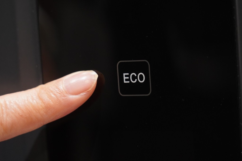 乐信牌新推出的智慧节能恒温热气体热水器,还应用了ECO绿色节能技术,智能分段火排更可自动根据进水温度进行分段燃烧,环保节能。 乐信牌新推出的智慧节能恒温热气体热水器,还应用了ECO绿色节能技术,智能分段火排更可自动根据进水温度进行分段燃烧,环保节能。