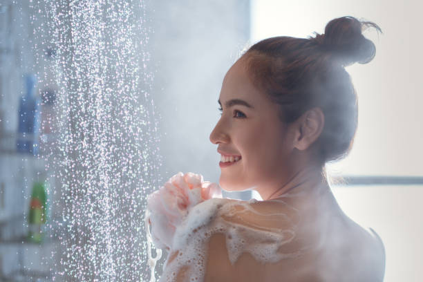 使用低流量的水龙头或花洒,减少热水的使用量。 使用低流量的水龙头或花洒,减少热水的使用量。