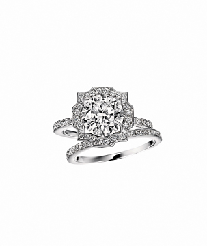 Belle系列钻石链坠及耳环。 Belle系列钻石链坠及耳环。