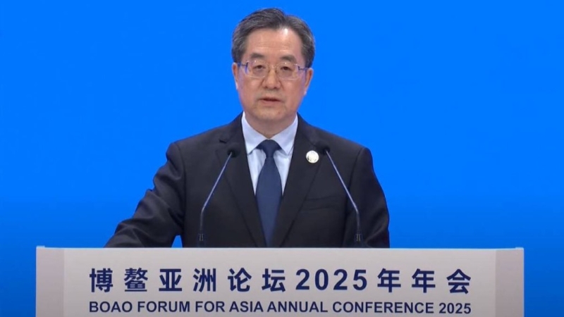 中共中央政治局常委、国务院副总理丁薛祥今早发表主旨演讲。