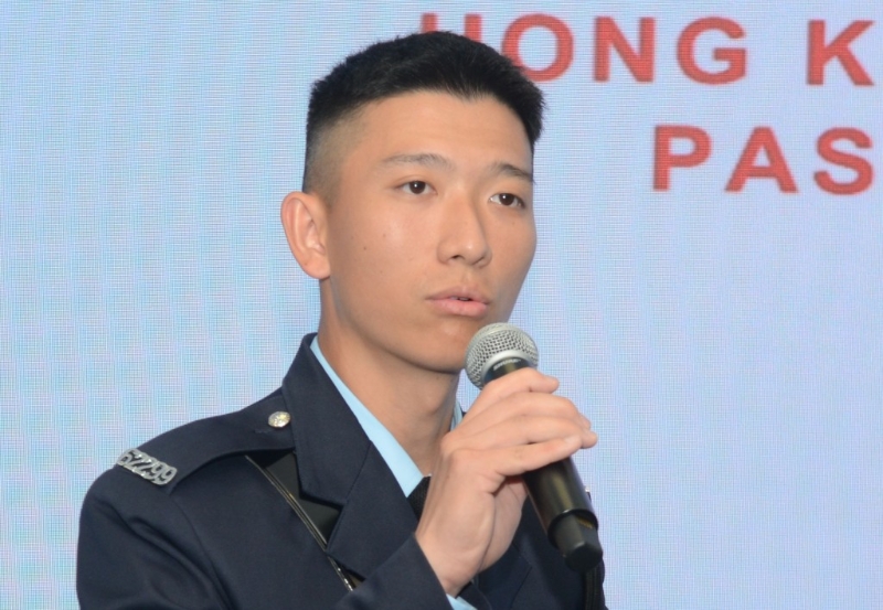 学警陈荣熙深信警务人员只要保持专业，树立良好榜样，就能启发更多年青人说「我要做警察」。 李建人摄