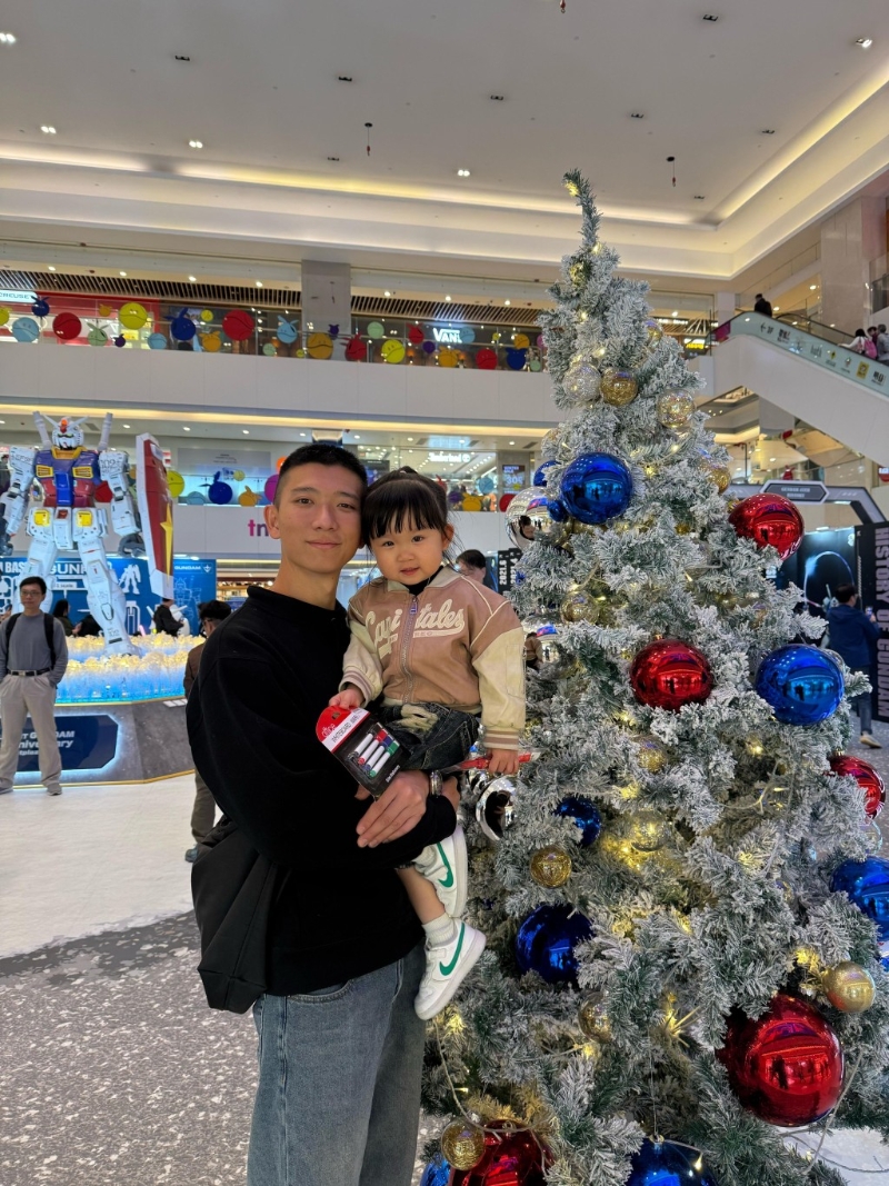 学警陈荣熙指女儿不时向幼儿园老师、同学和其他家长高兴地说“我爸爸做警察”，对此感到欣慰。