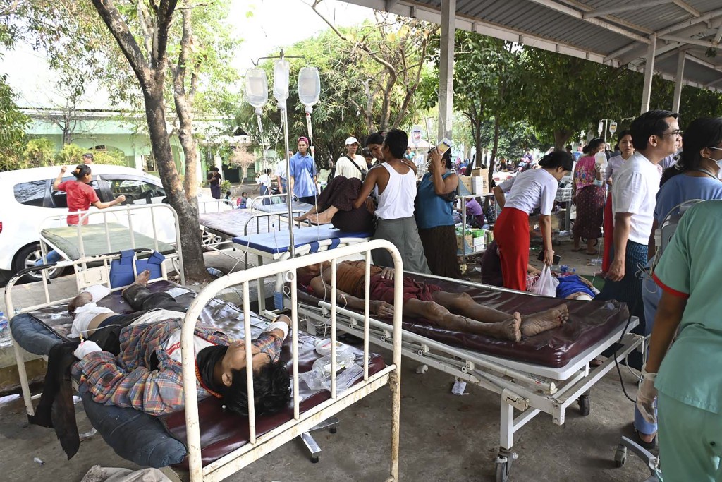 缅甸地震伤亡惨重。 缅甸地震伤亡惨重。