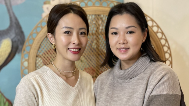 Natalie(左)和Jade是Happy Baton的联合创办人