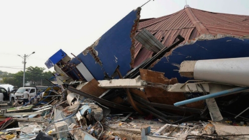 世卫动员物流中心,为缅甸地震伤者准备创伤医疗用品。 世卫动员物流中心,为缅甸地震伤者准备创伤医疗用品。