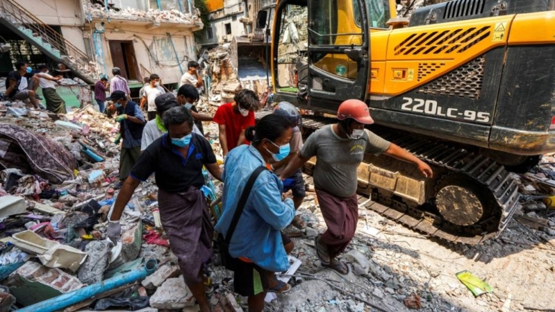 随着罹难者攀升，曼德勒的火葬场已不堪负荷。 路透社