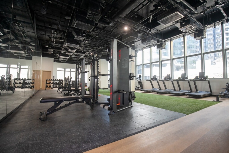 学院设有健身室，空间宽敞。