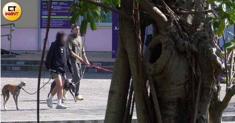 两人聊天 两人聊天