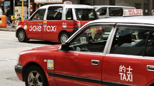 “月薪制”养懒的士司机? “月薪制”养懒的士司机?