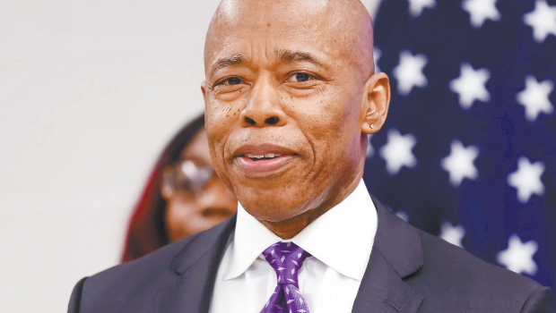 纽约市长亚当斯