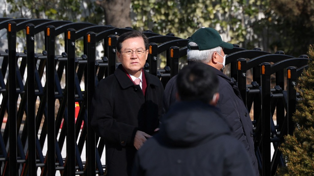 尹锡悦代表律师尹甲根对这次宣判结果表示遗憾。路透社