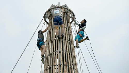 抢包山比赛 抢包山比赛