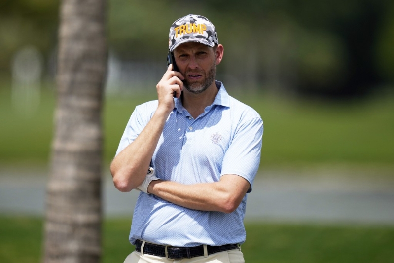 埃里克在社交媒体发文,指点各国应尽快开始主动谈关税问题。 美联社 埃里克在社交媒体发文,指点各国应尽快开始主动谈关税问题。 美联社