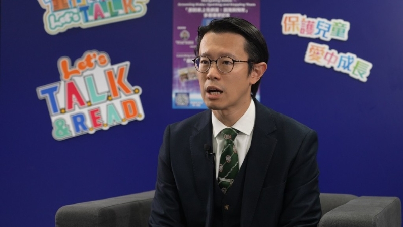 英华书院校长兼香港直资学校议会主席陈狄安对警方网上性诱识调查数字感到震惊及忧虑。