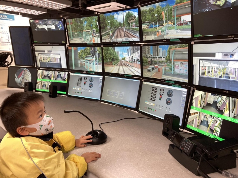 “各位乘客，下一站‘屯门码头’。”（图片授权：fb@猪仔包の开心日常）