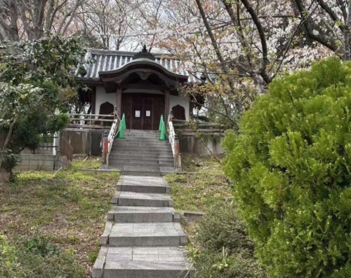 小红书上出售的大阪寺庙。 小红书@和风资产荟