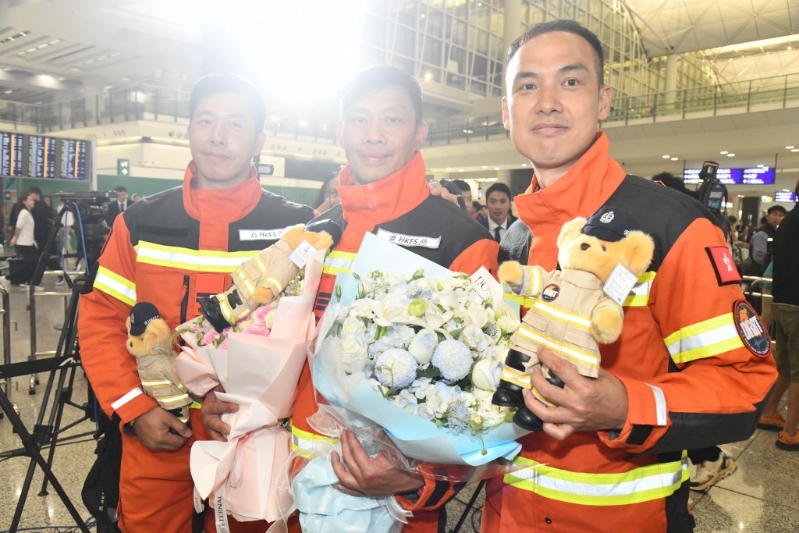 救援队顺利返港。