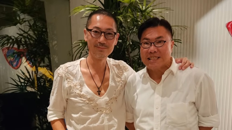 胡慧冲与邓浩光合照。 胡慧冲与邓浩光合照。