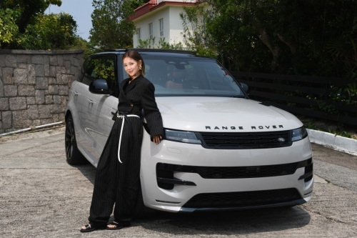 倪晨曦(Elva Ni)一年多前开始主持有关女生揸车的电视节目，从此对汽车产生了新观感。