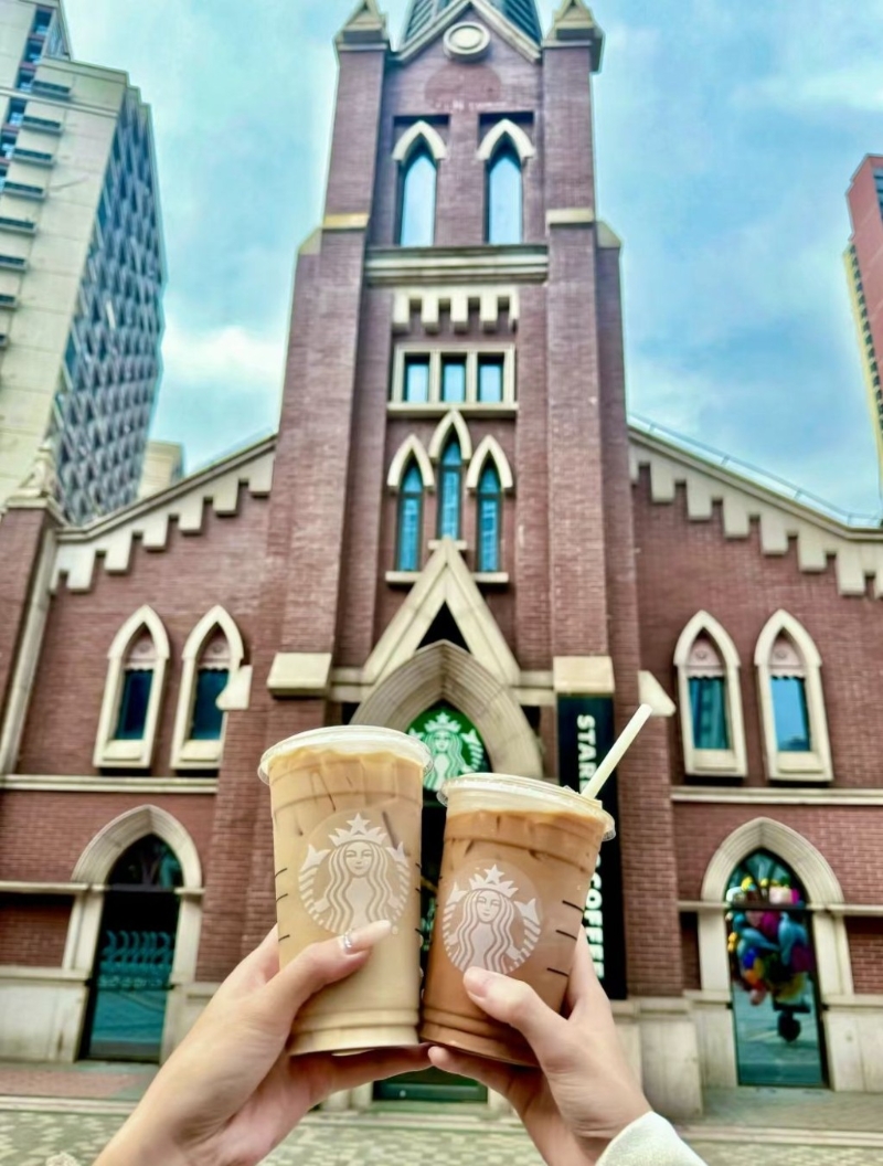 佛山最美教堂星巴克Starbucks 位于南海区万科金域花园