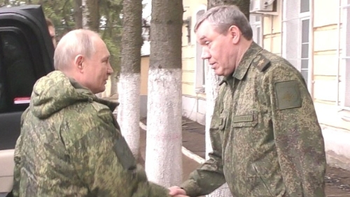 普京发送对话信号，Zelensky完成了四方对话