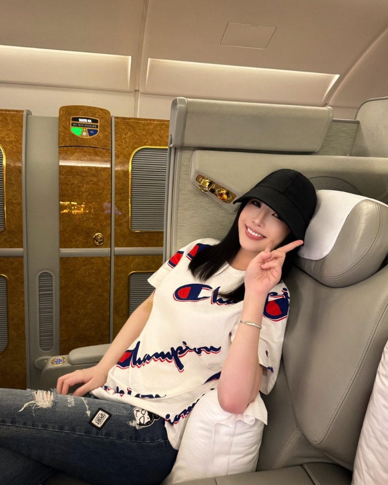 崔碧珈大晒机上的豪华飞机餐。 崔碧珈大晒机上的豪华飞机餐。