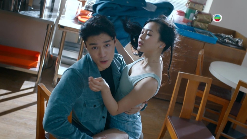 丁丁坦言拍亲热戏难过拍打戏。