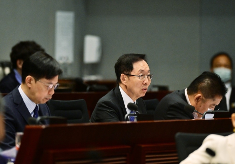 立法会议员陈健波。