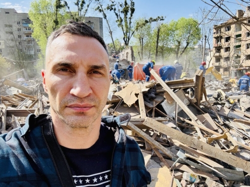 基辅市长克里契科（Vitali Klitschko）视察灾情。 X@Klitschko