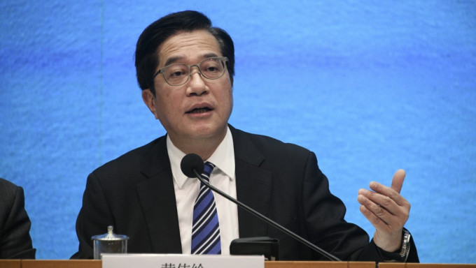 黃偉綸表示,如果有人嘗試衝擊香港金融市場的穩定,我們會對他迎頭痛擊,不會手軟。陳浩元攝